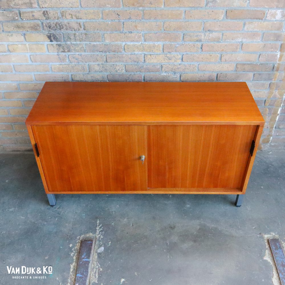 Vintage dressoir op stalen pootjes - Afbeelding 5
