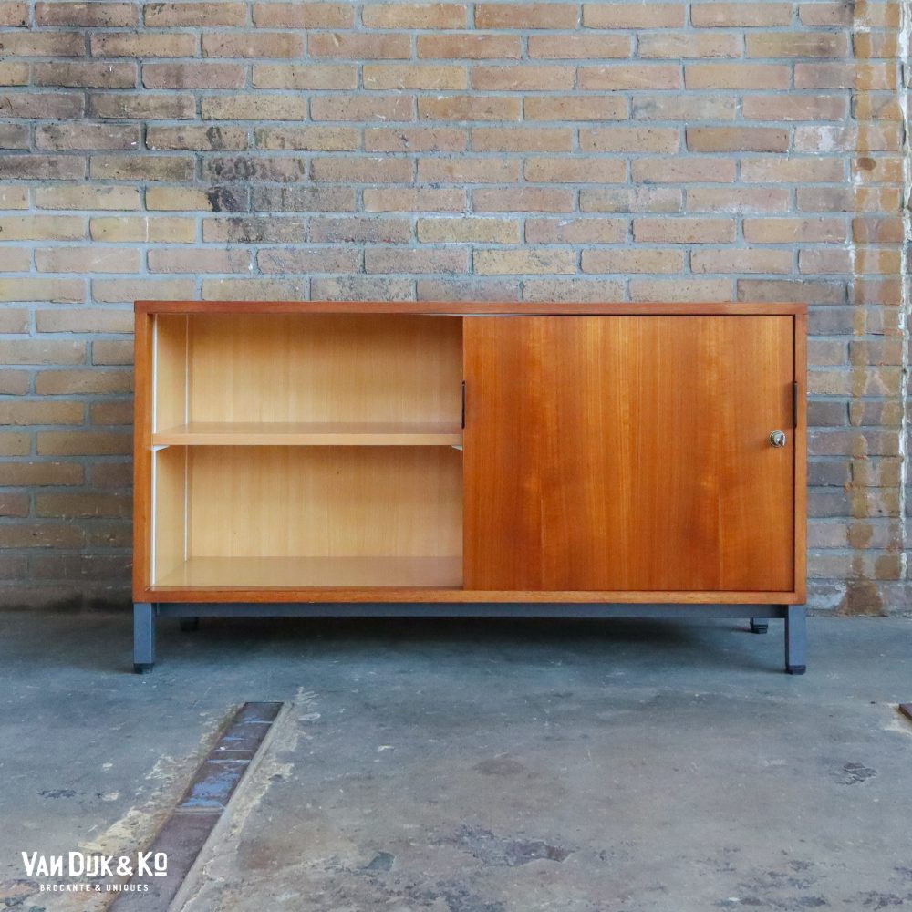 Vintage dressoir op stalen pootjes - Afbeelding 3