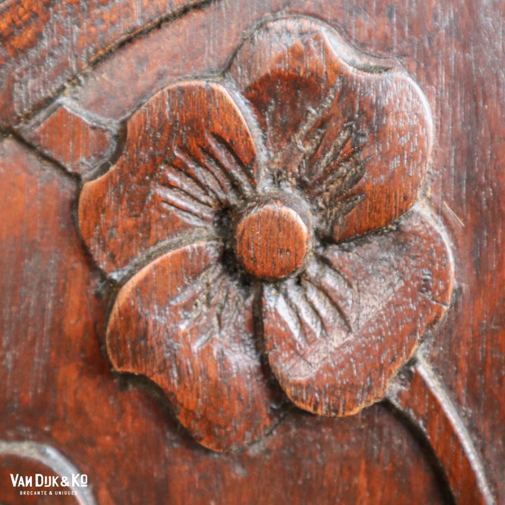Bruine linnenkast met bloemen - Afbeelding 7