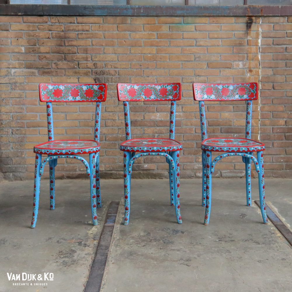 Handbeschilderde Roemeense set - tafel en 3 stoelen - Afbeelding 3