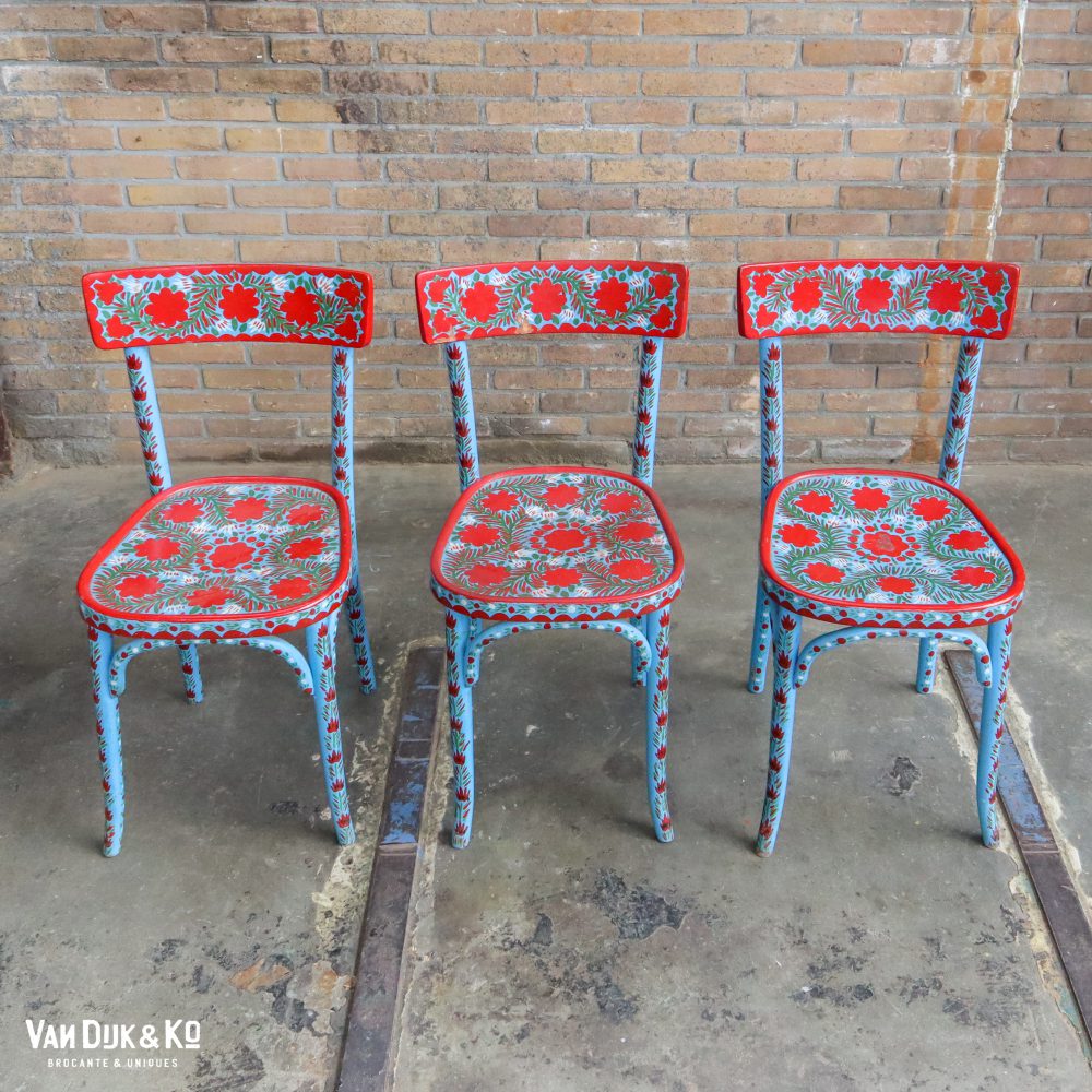 Handbeschilderde Roemeense set - tafel en 3 stoelen - Afbeelding 4