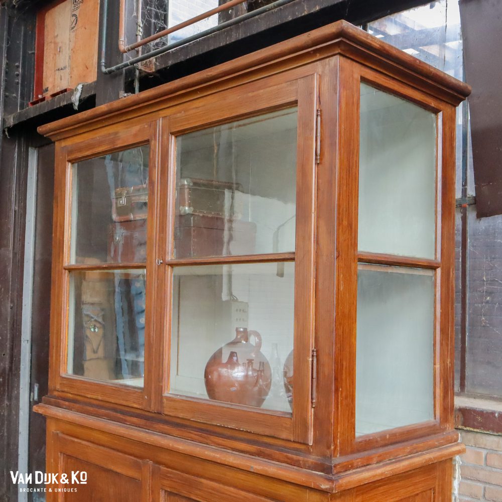 Bruine brocante vitrinekast - Afbeelding 4