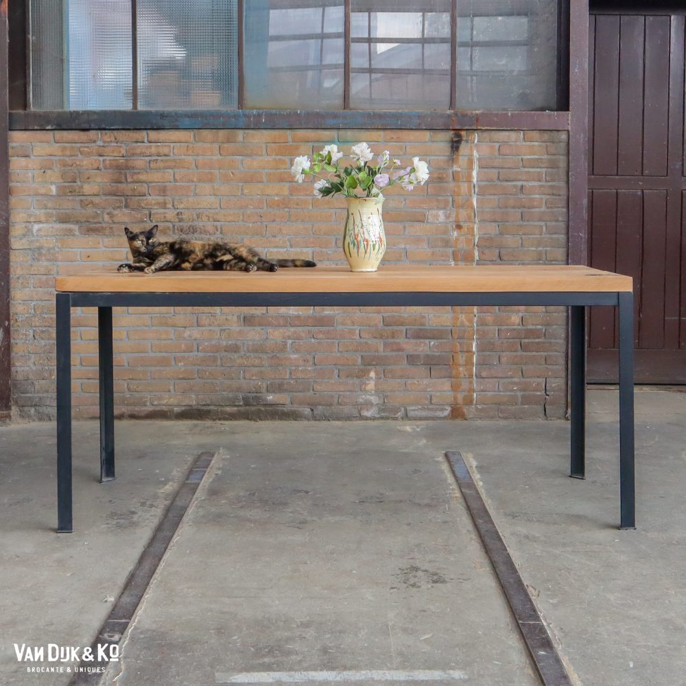 Industriële tafel met houten blad - Afbeelding 2