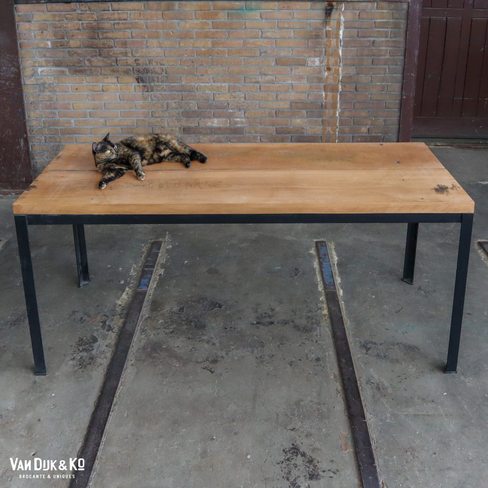 Industriële tafel met houten blad - Afbeelding 3