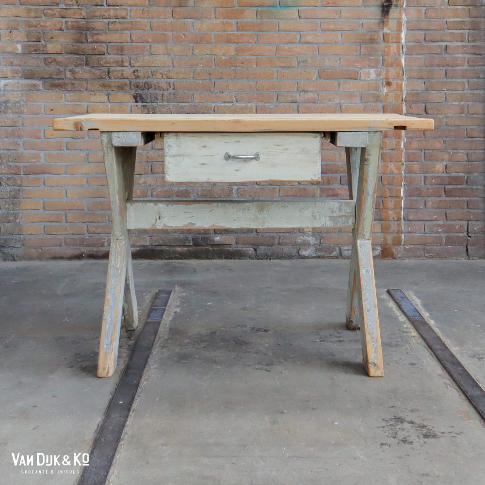 Brocante tafeltje met kruispoot - Afbeelding 2