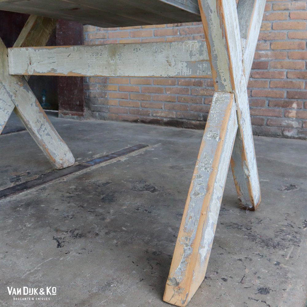 Brocante tafeltje met kruispoot - Afbeelding 9