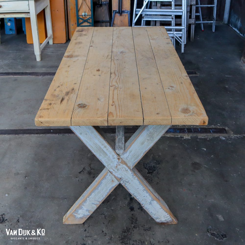 Brocante tafeltje met kruispoot - Afbeelding 4