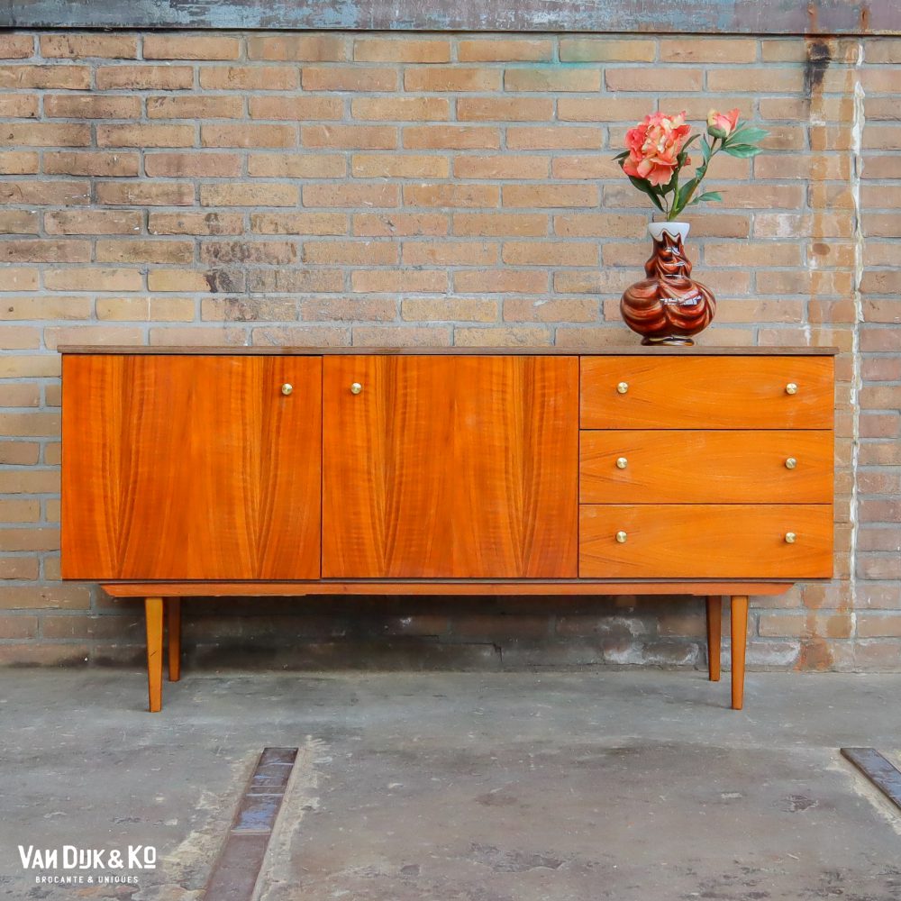 Vintage dressoir