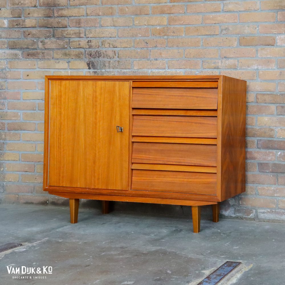 Vintage dressoir