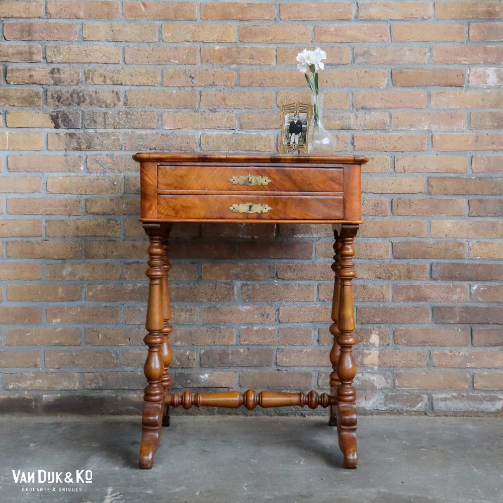 Biedermeier sidetable