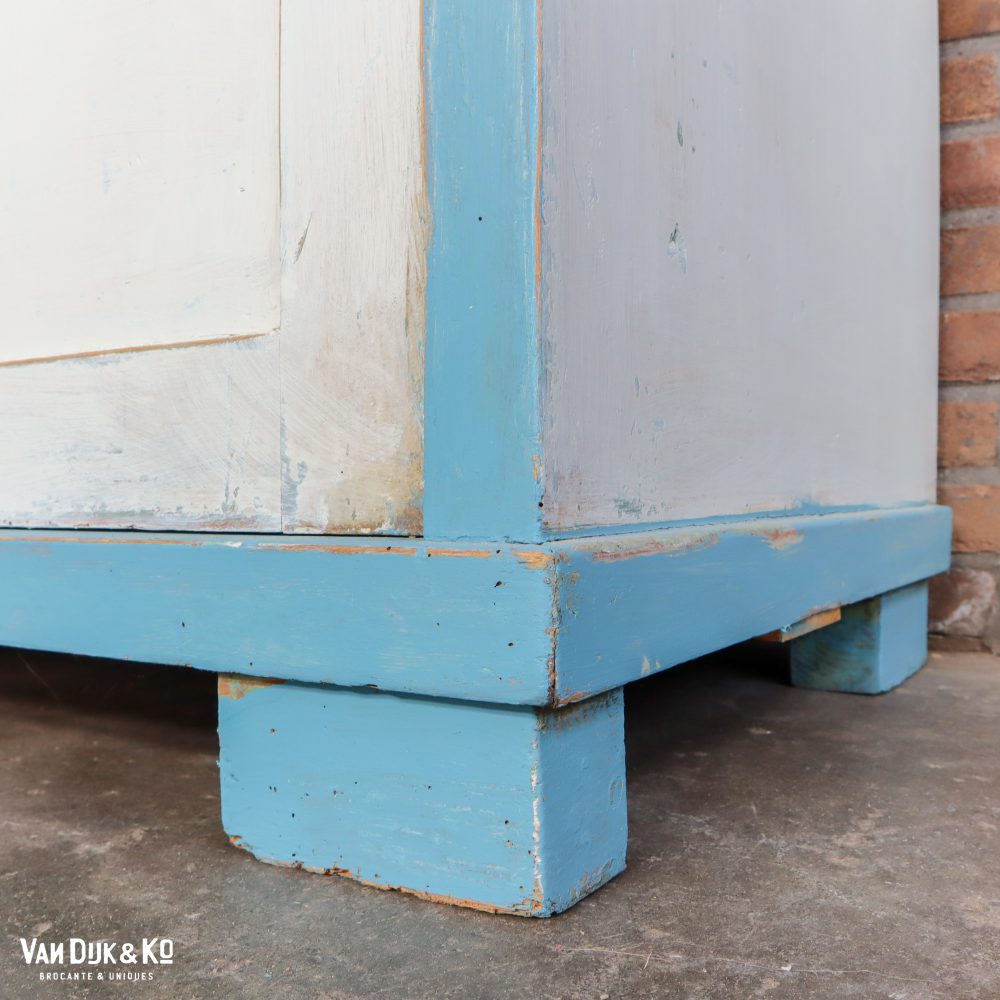 Brocante wit met blauwe buffetkast - Afbeelding 12