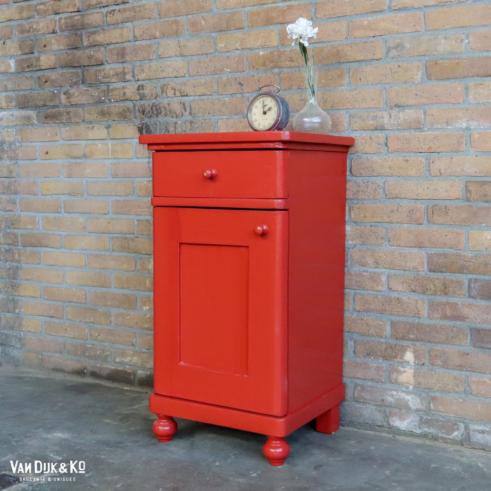 Brocante rood nachtkastje - Afbeelding 2
