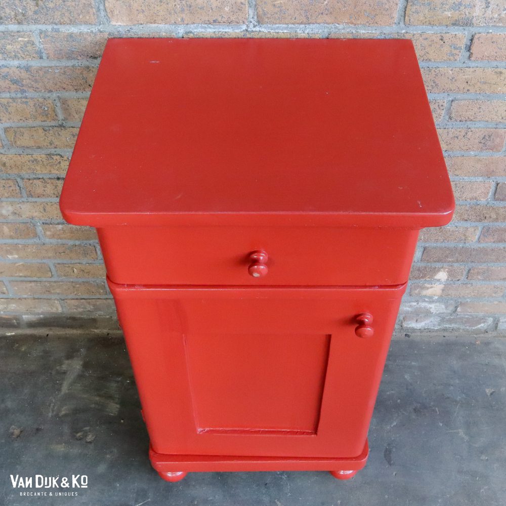 Brocante rood nachtkastje - Afbeelding 4