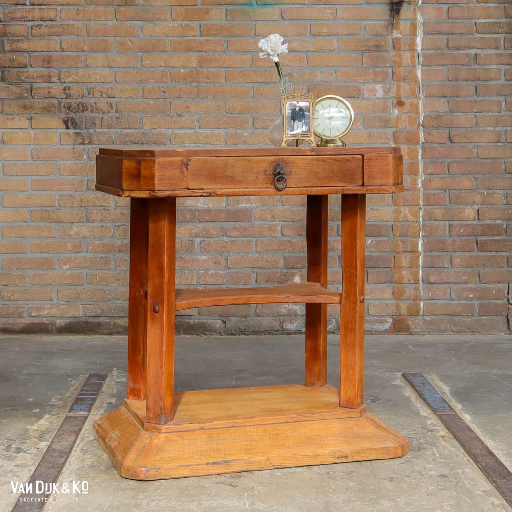 Brocante bijzettafeltje