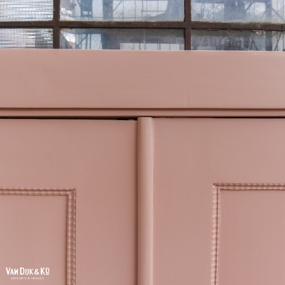 Brocante roze kledingkast - Afbeelding 4