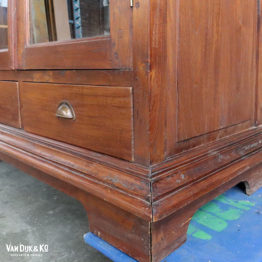 Vintage driedeurs vitrinekast - Afbeelding 5