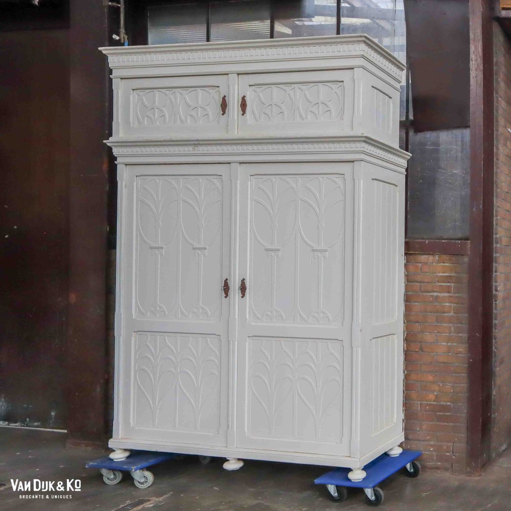 Witte brocante garderobekast - Afbeelding 2