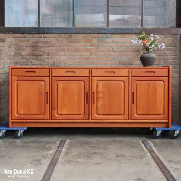 Vintage dressoir