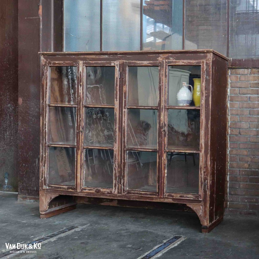Brocante dressoir met getrokken glas - Afbeelding 2