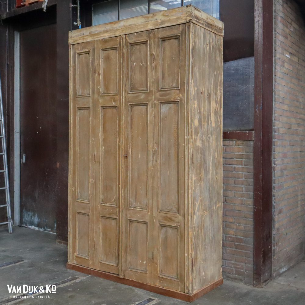 Antieke kast met paneeldeuren - Afbeelding 2