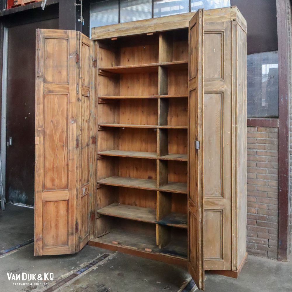Antieke kast met paneeldeuren - Afbeelding 3
