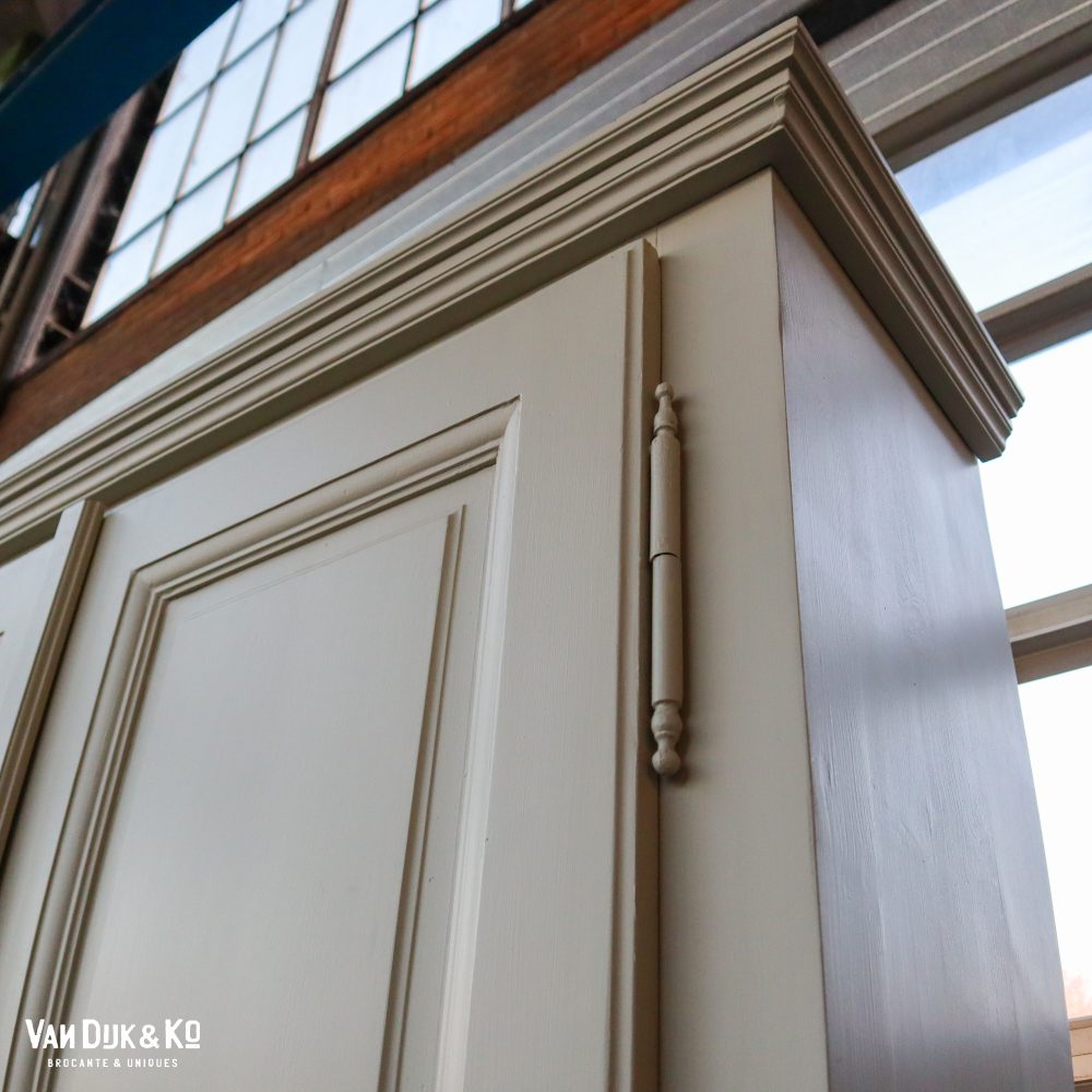 Hoge kast met ensuite deuren - Afbeelding 6
