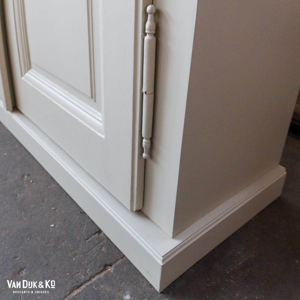 Hoge kast met ensuite deuren - Afbeelding 9