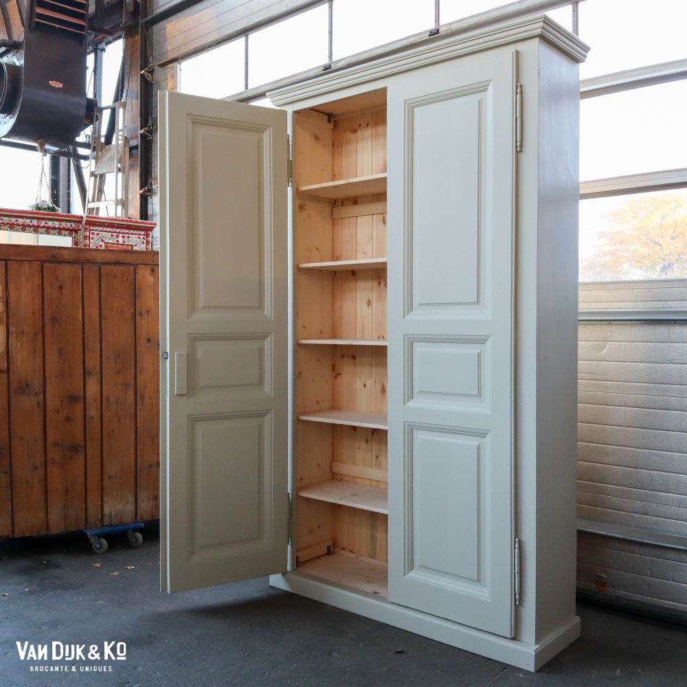 Hoge kast met ensuite deuren - Afbeelding 3