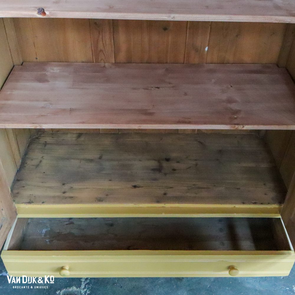 Brocante linnenkast met bloemen - Afbeelding 5