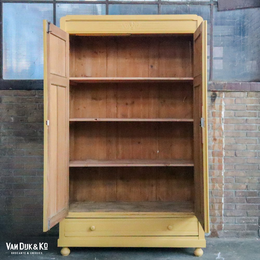Brocante linnenkast met bloemen - Afbeelding 3