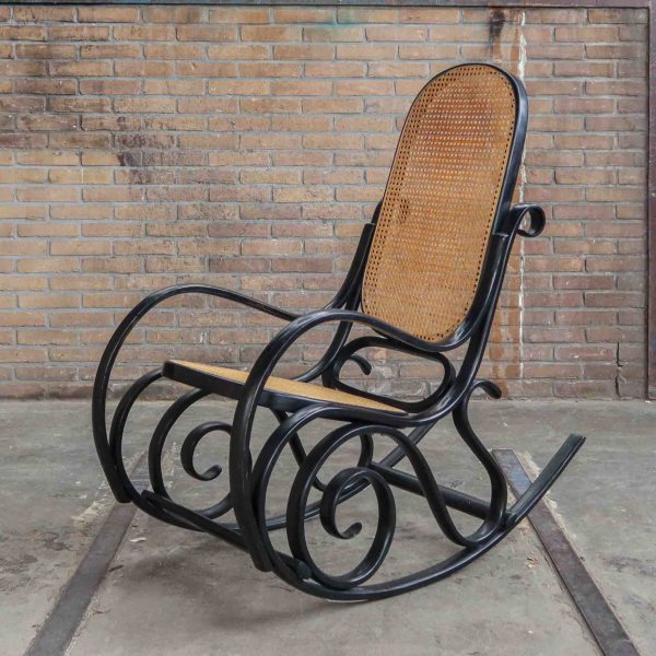 Schommelstoel, Thonet stijl