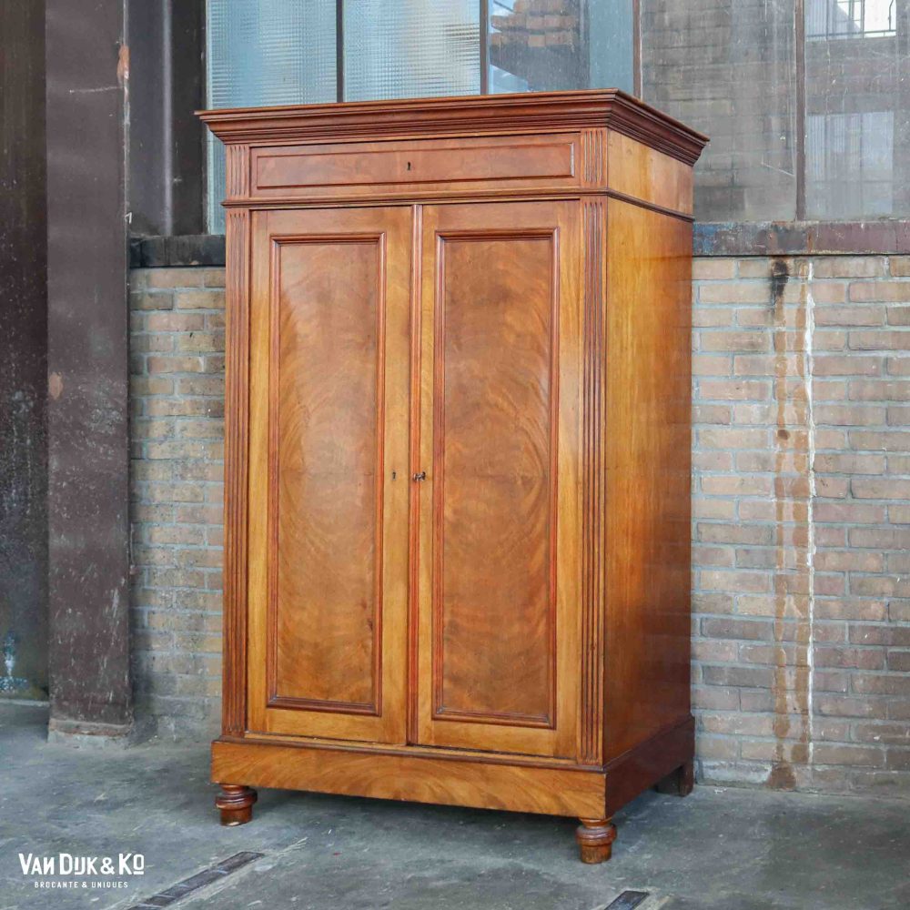 Antieke meidenkast - Afbeelding 2