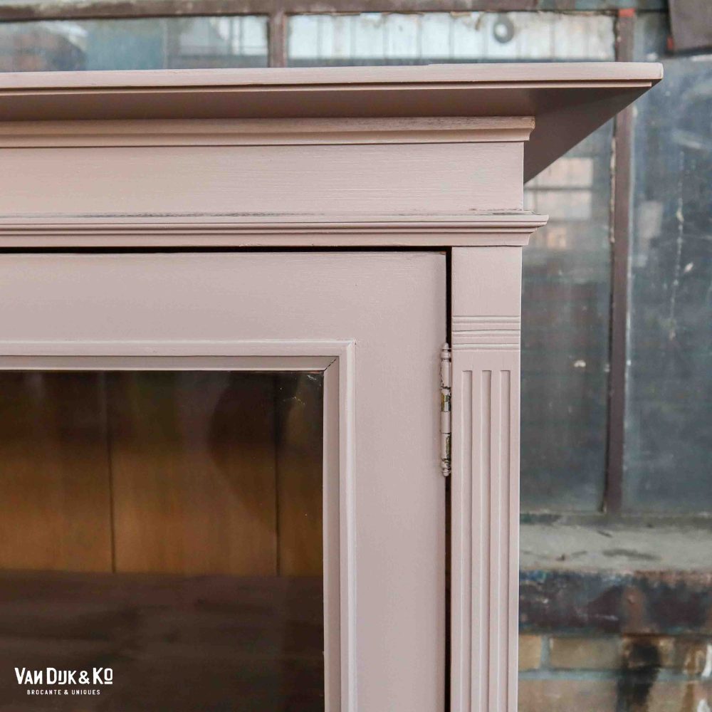 Roze eendeurs vitrinekast - Afbeelding 5