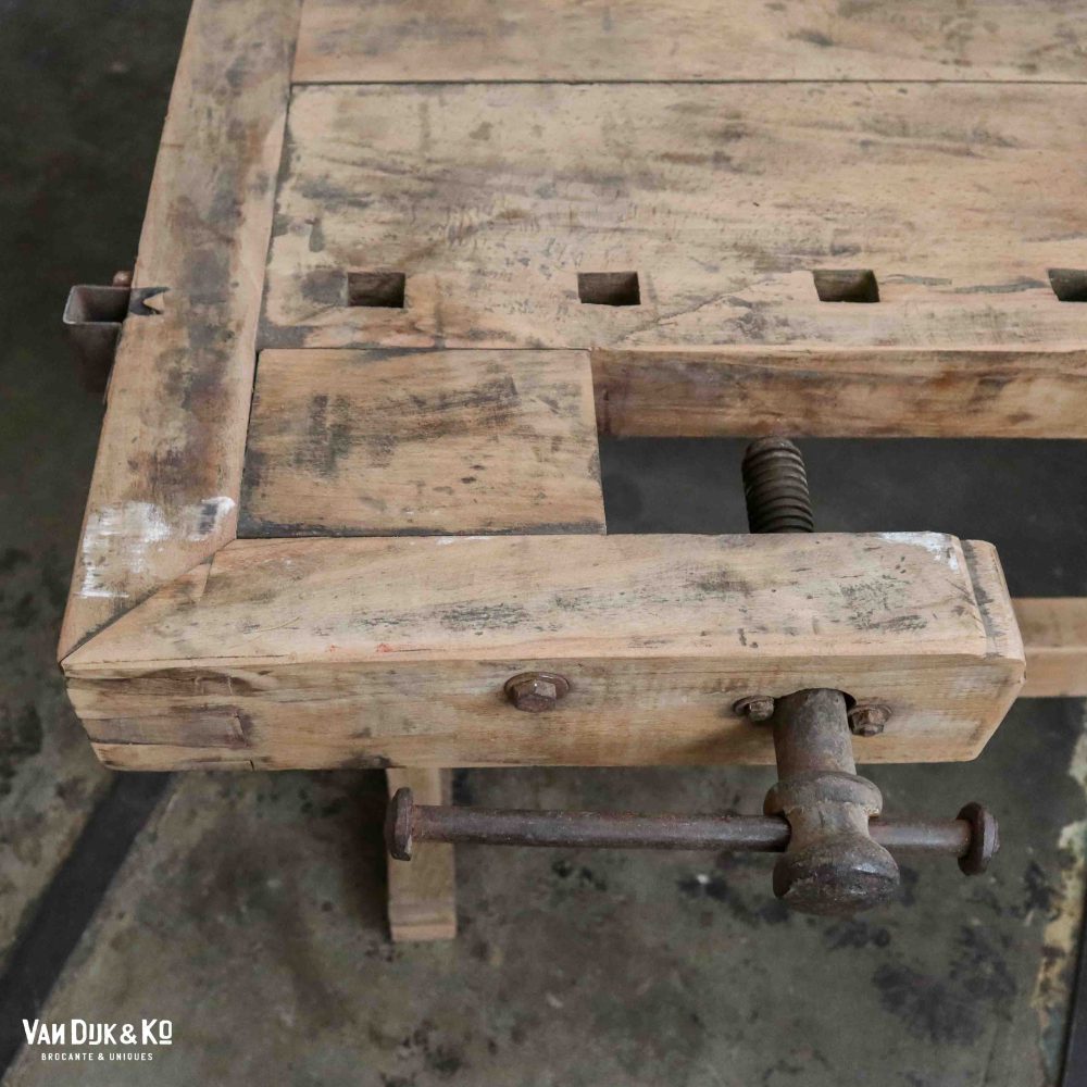 Vintage werkbank met bankschroeven - Afbeelding 3