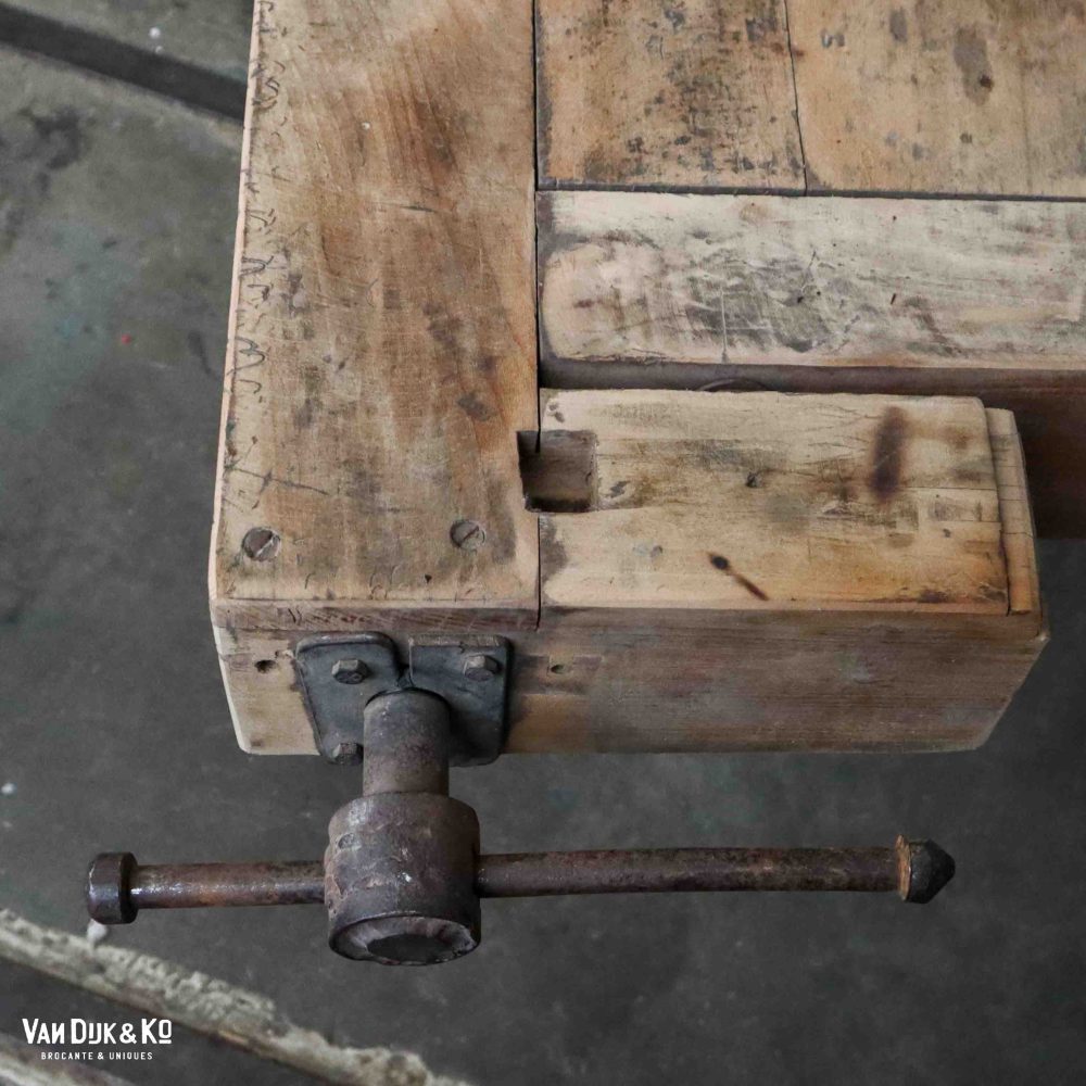 Vintage werkbank met bankschroeven - Afbeelding 5