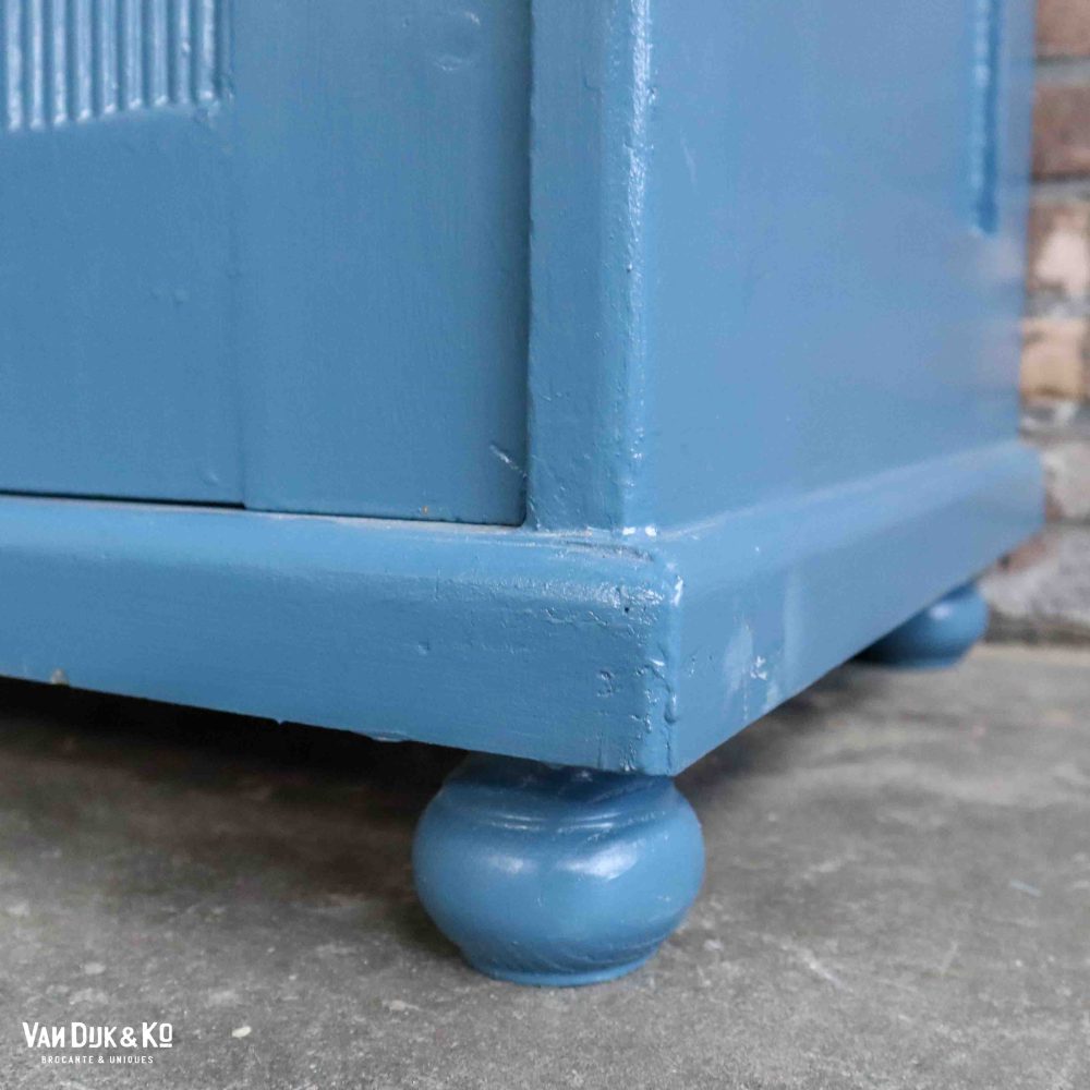 Blauwe eendeurs linnenkast - Afbeelding 11