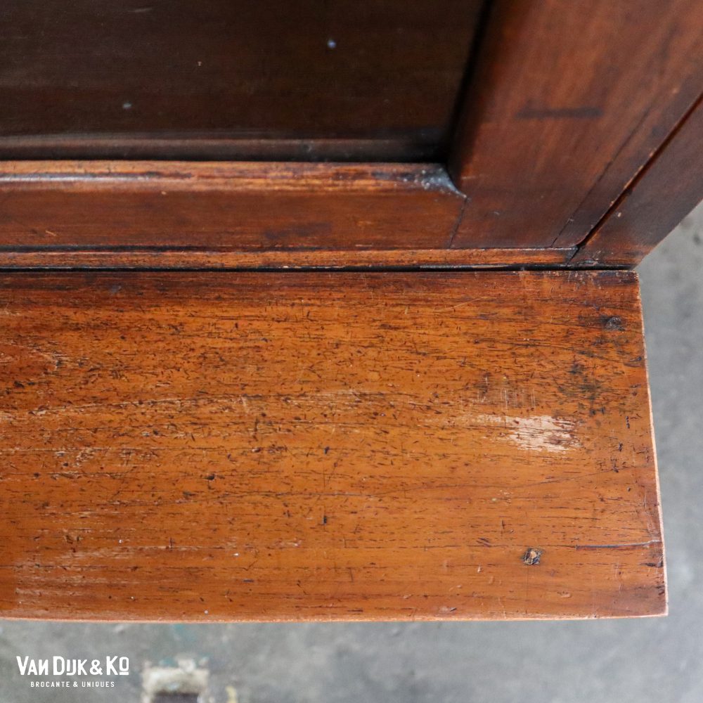 Teakhouten vitrinekast met schuifdeuren - Afbeelding 7