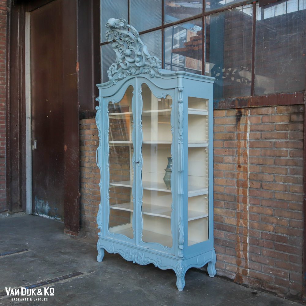 Brocante vitrinekast met kuif - Afbeelding 2