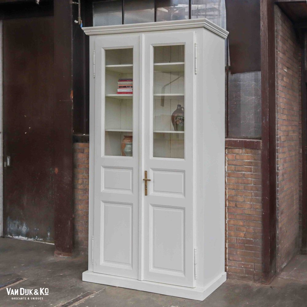 Hoge vitrinekast met en suite deuren - Afbeelding 2