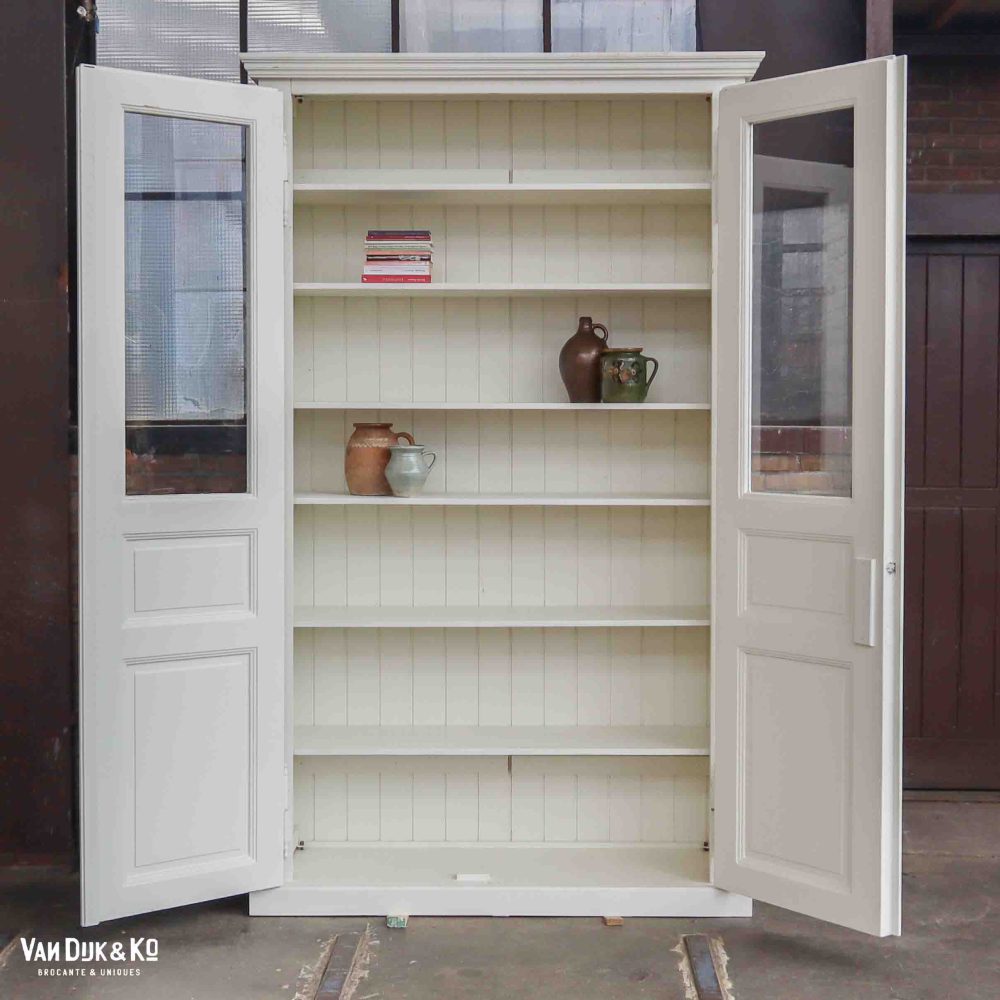 Hoge vitrinekast met en suite deuren - Afbeelding 3