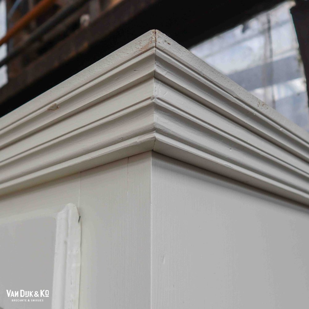 Hoge vitrinekast met en suite deuren - Afbeelding 6