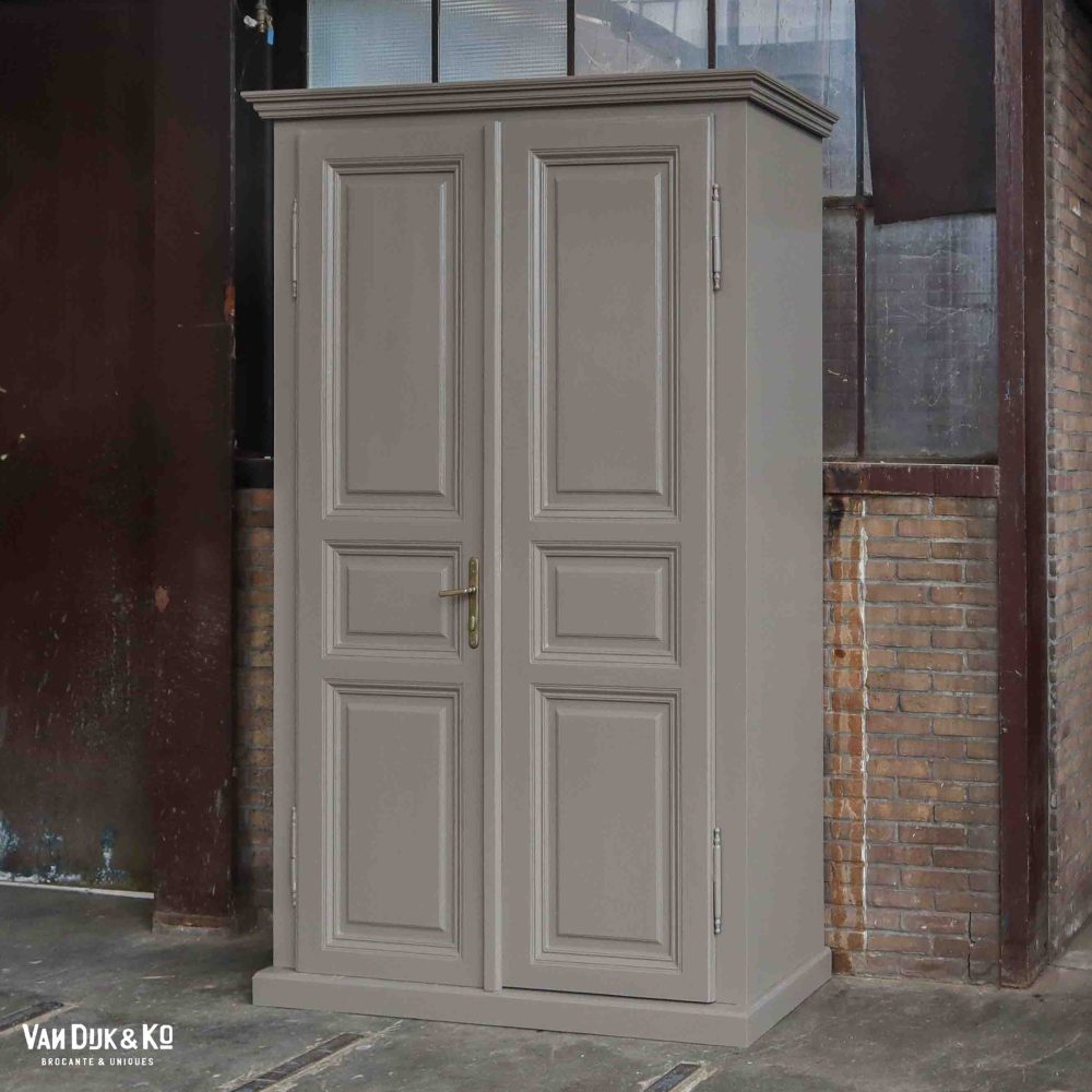 Hoge kast met en suite deuren - Afbeelding 2