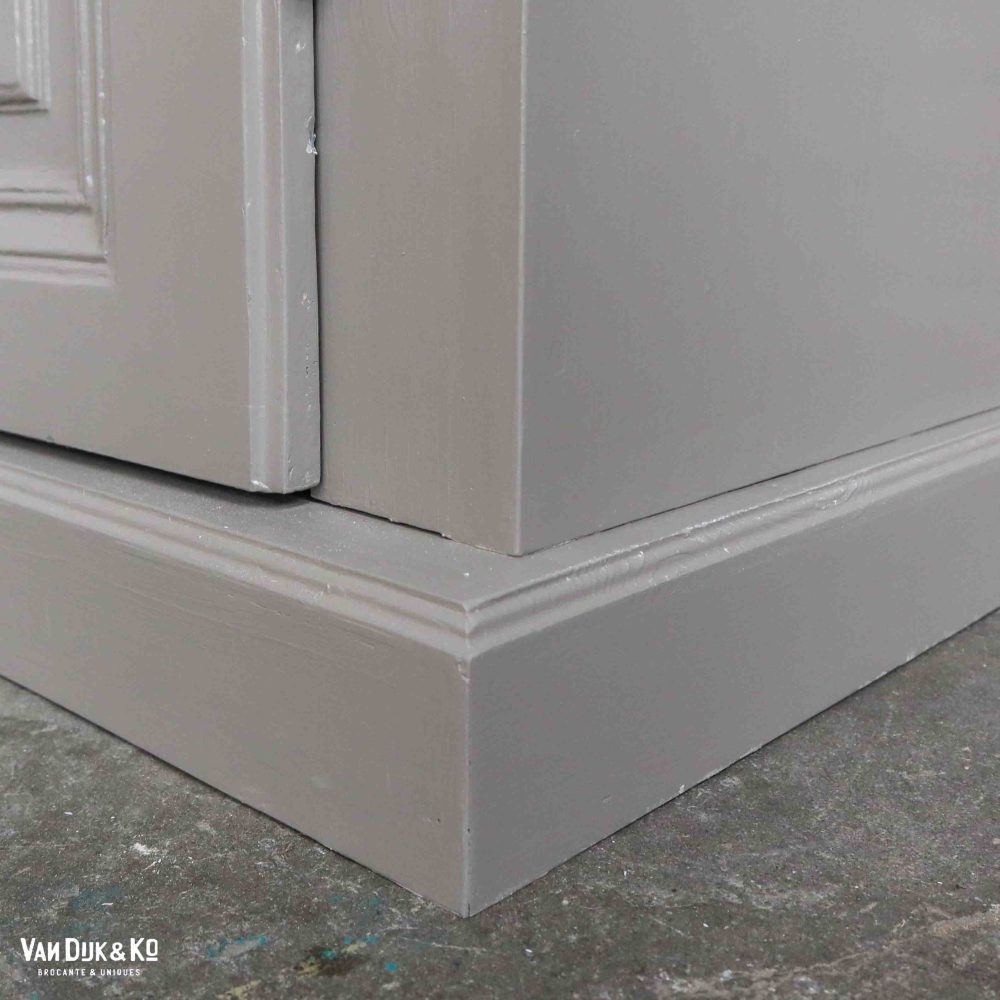 Hoge kast met en suite deuren - Afbeelding 10
