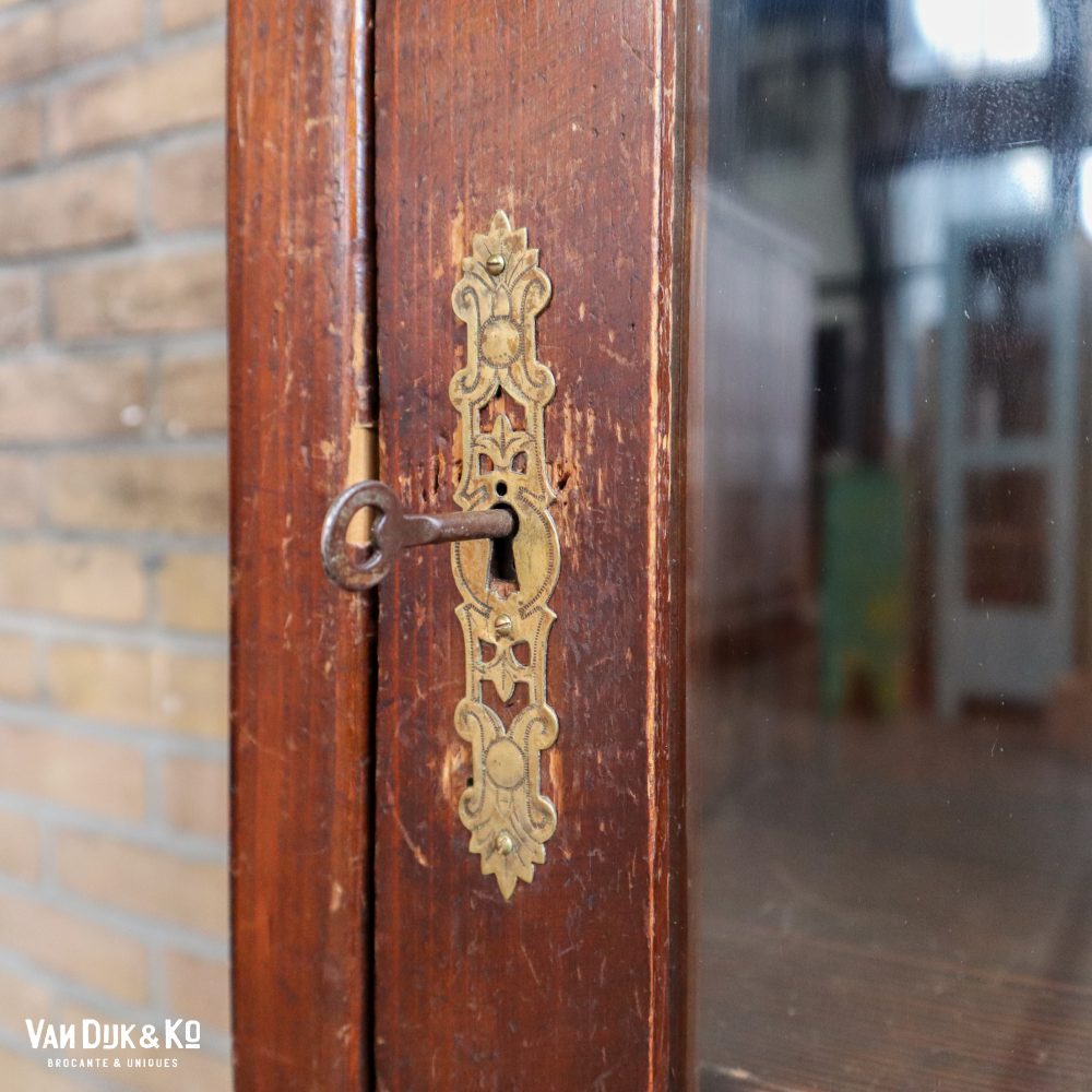 Brocante vitrinekastje op pootjes - Afbeelding 7