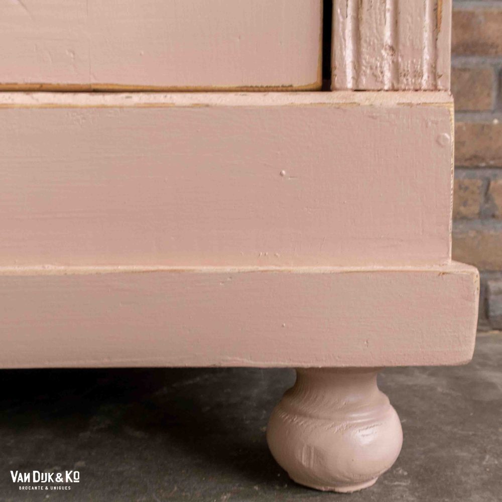 Eendeurs roze linnenkast - Afbeelding 9