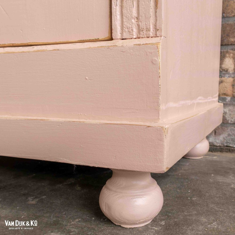 Eendeurs roze linnenkast - Afbeelding 10
