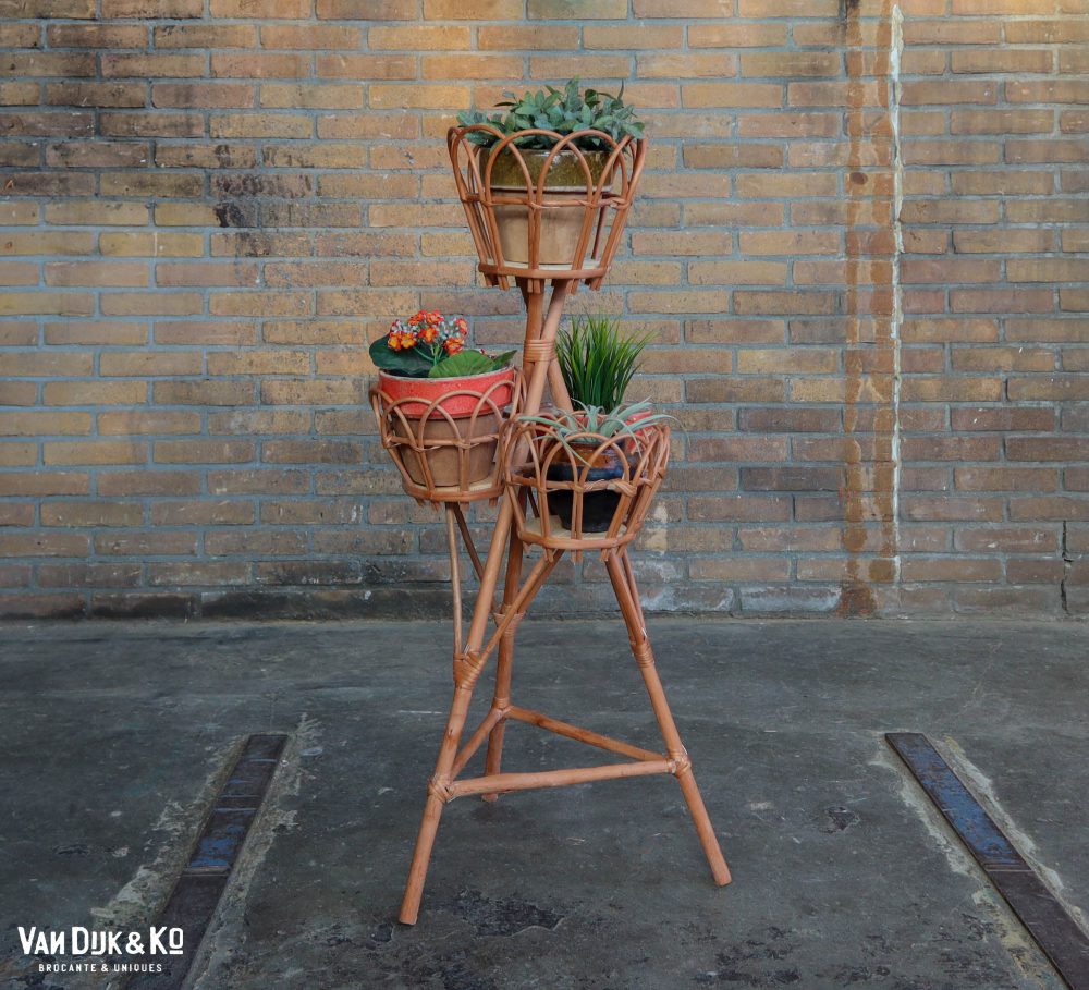 Vintage rotan plantenstandaard