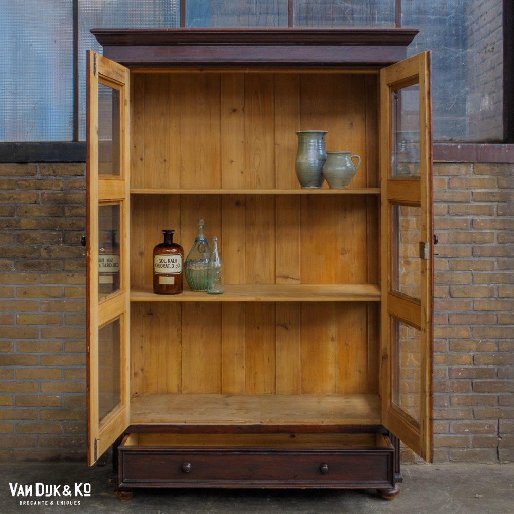 Bruine brocante vitrinekast - Afbeelding 3