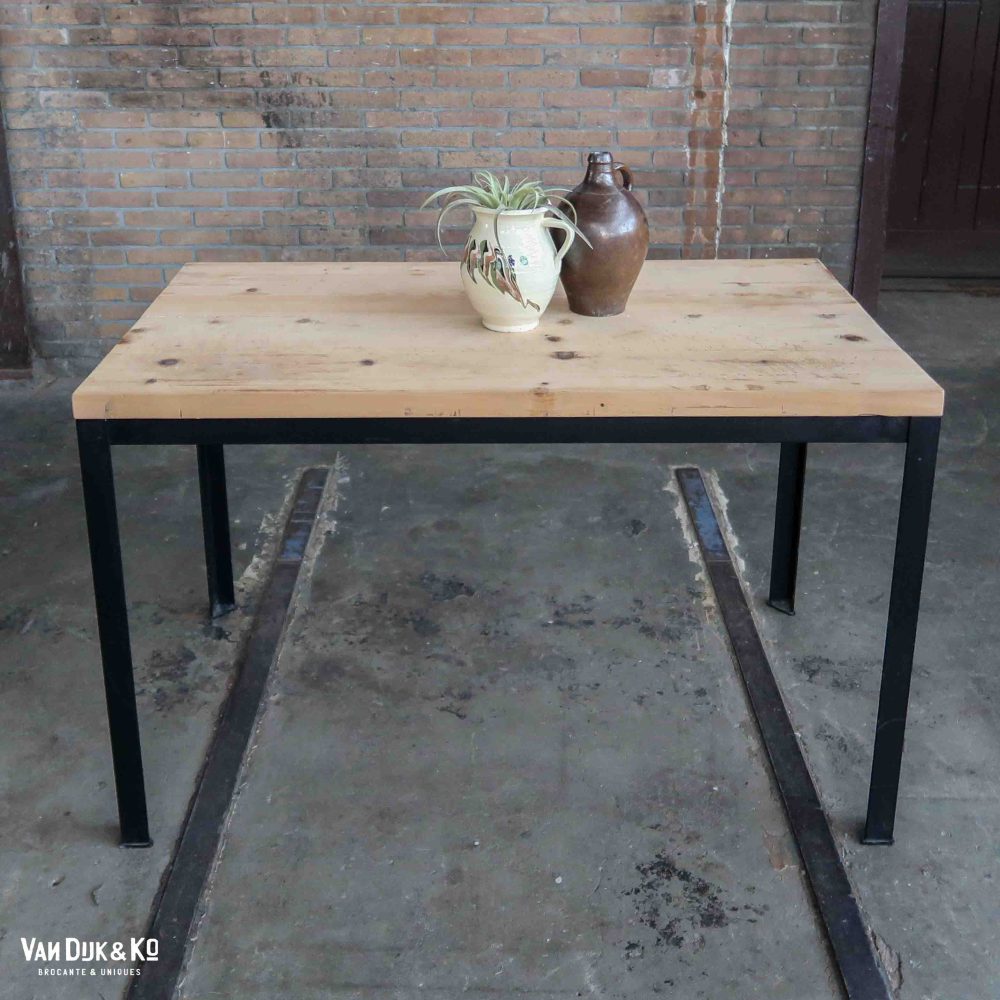 Industriële tafel met houten blad - Afbeelding 3