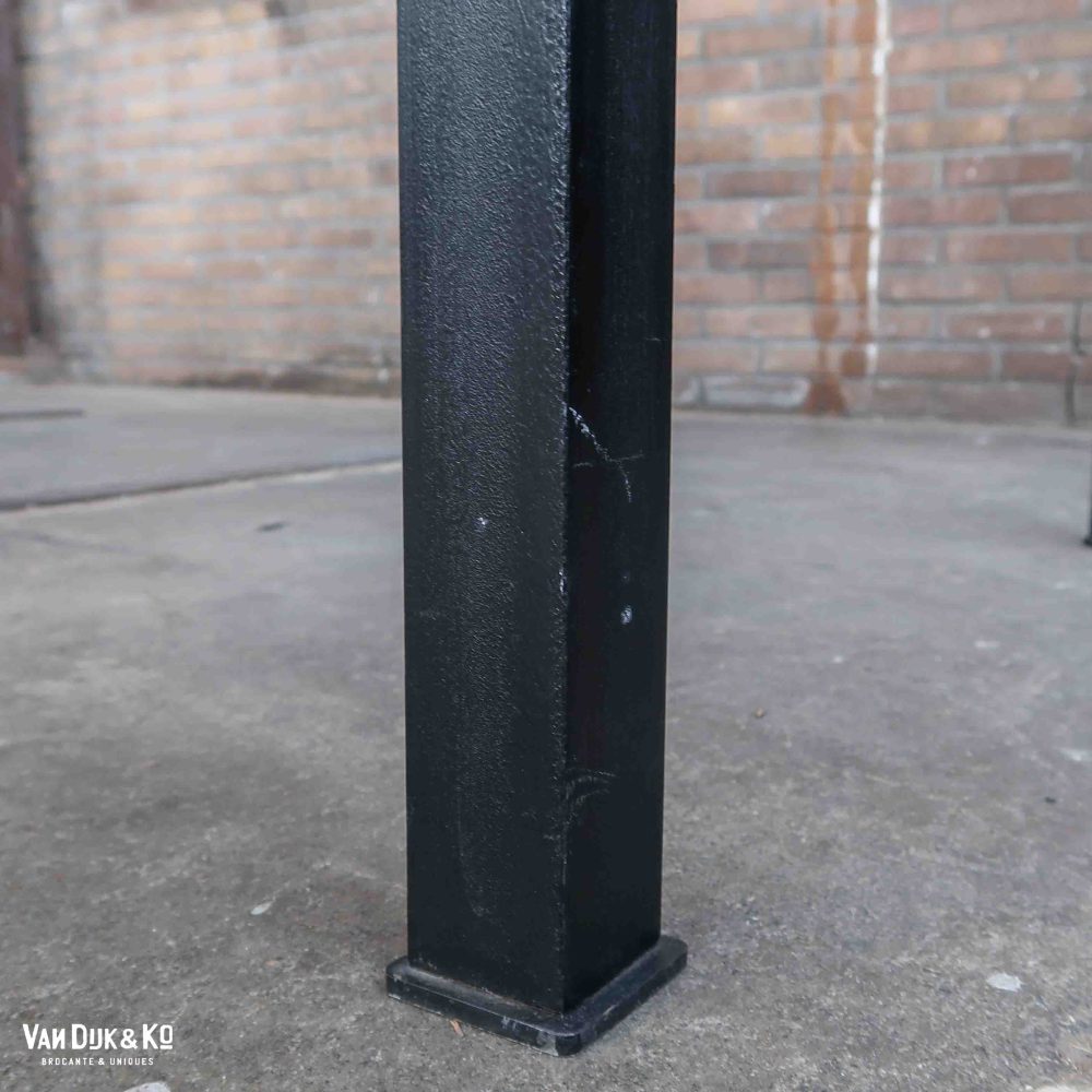 Industriële tafel met houten blad - Afbeelding 7